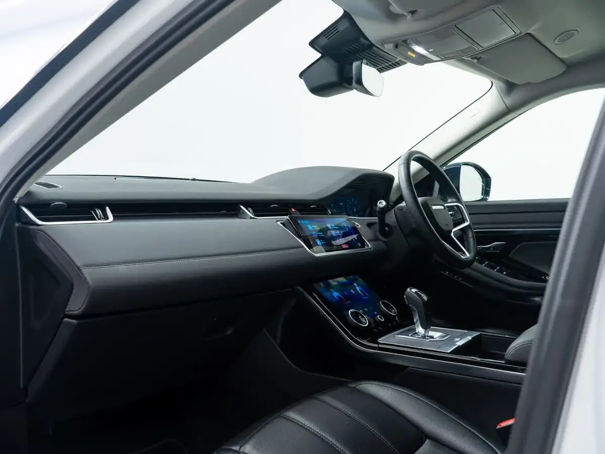 2021-land-rover-range-rover-evoque-15-p300e-se-big-9