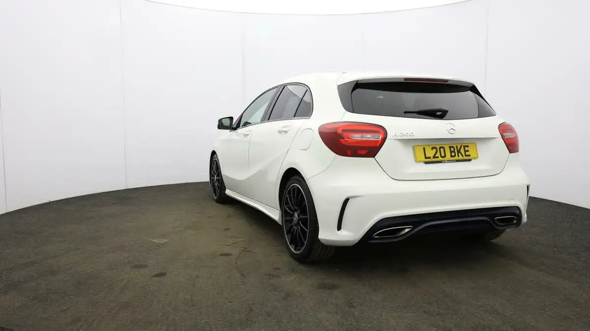2017-mercedes-benz-a-class-16-a200-amg-line-ss-7g-dct-big-23