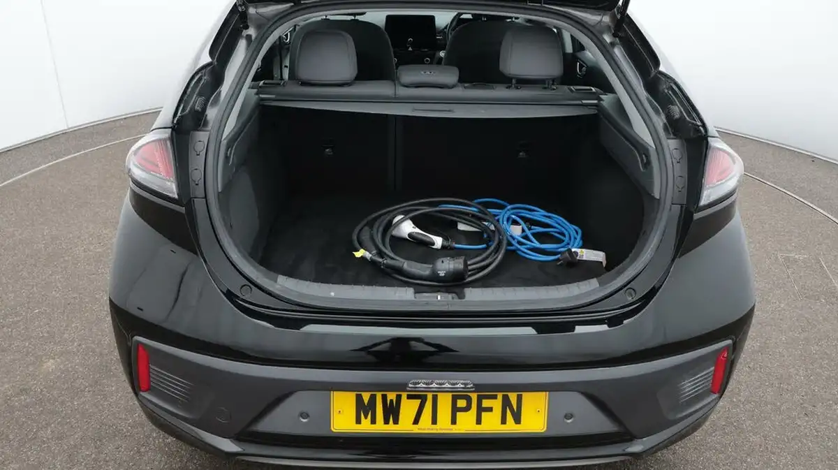 2021-hyundai-ioniq-e-premium-electric-100kw-big-17