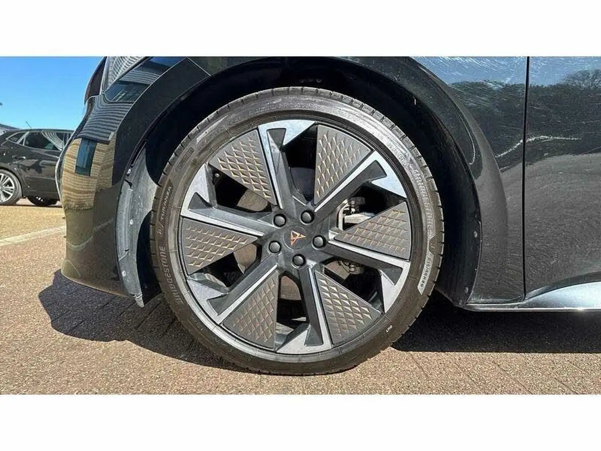 2024-cupra-born-e-vz-big-4