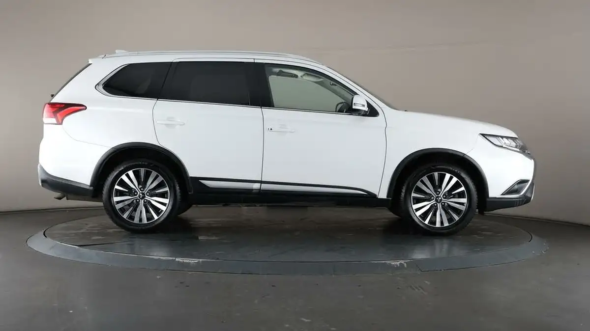 2019-mitsubishi-outlander-20-exceed-big-54