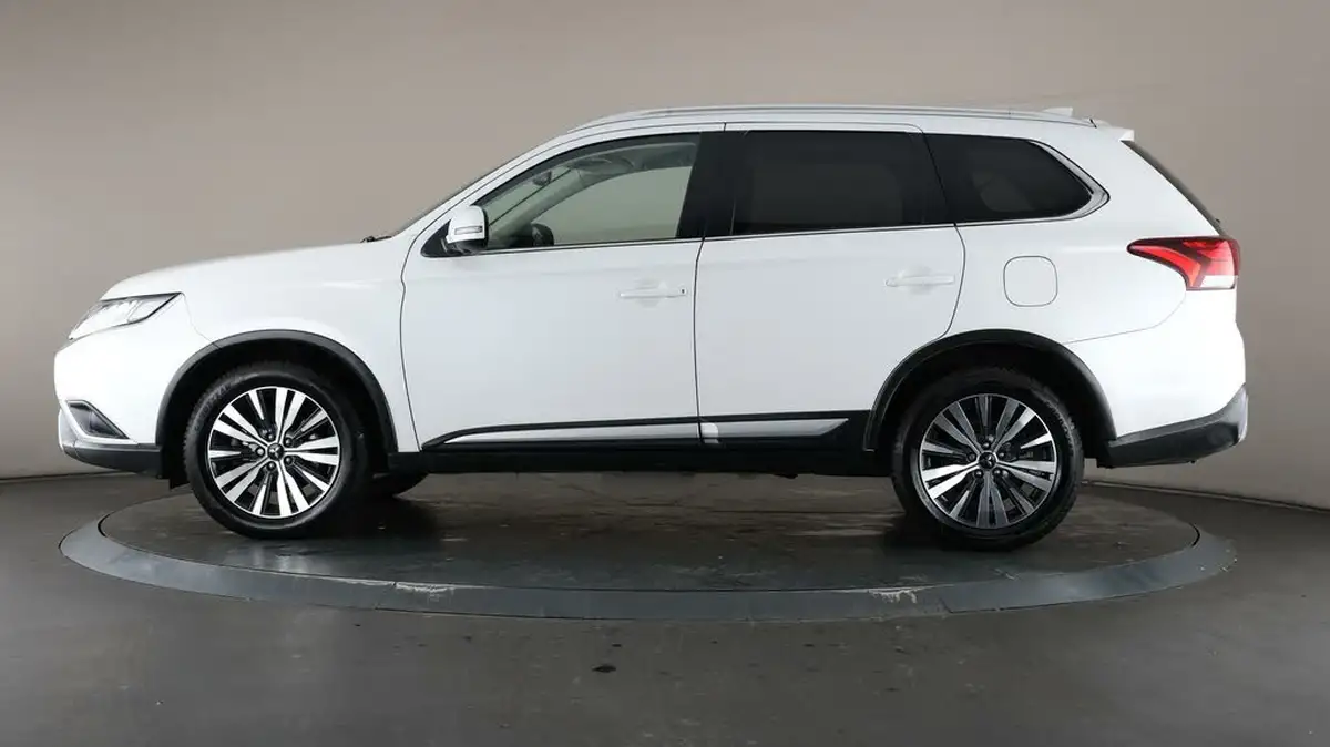 2019-mitsubishi-outlander-20-exceed-big-30