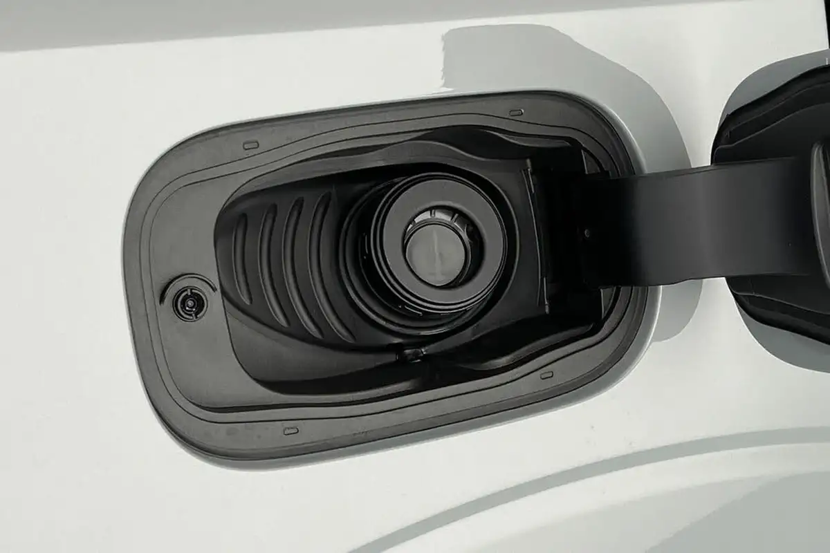 2024-volvo-xc60-20-t8-ultimate-dark-big-39