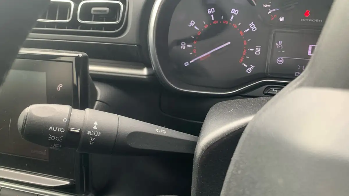 2017-citroen-c3-12-puretech-flair-82ps-big-26