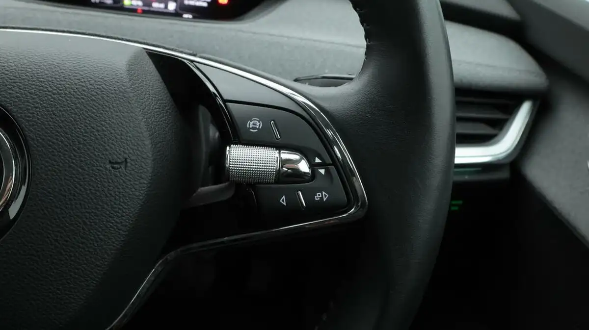 2022-skoda-enyaq-e-60-big-26