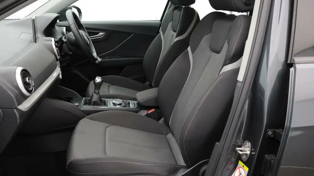 2021-audi-q2-10-30-tfsi-sport-big-14