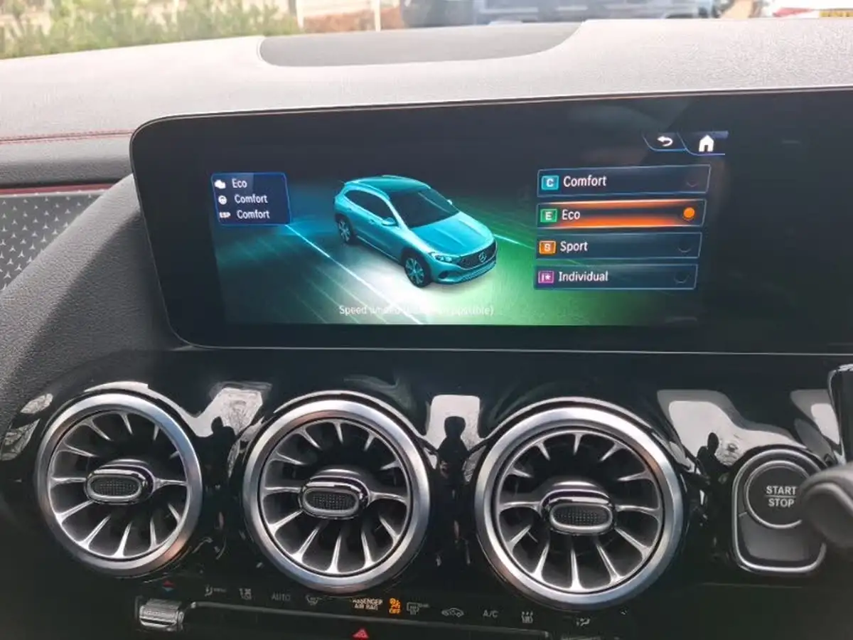 2024-mercedes-benz-eqa-e-eqa-250-amg-line-executive-big-14