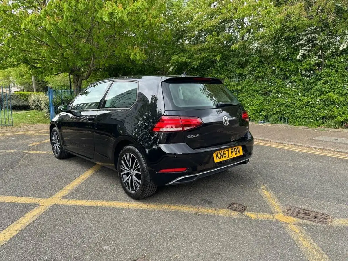 2017-volkswagen-golf-14-tsi-se-nav-ss-hatchback-3d-big-11