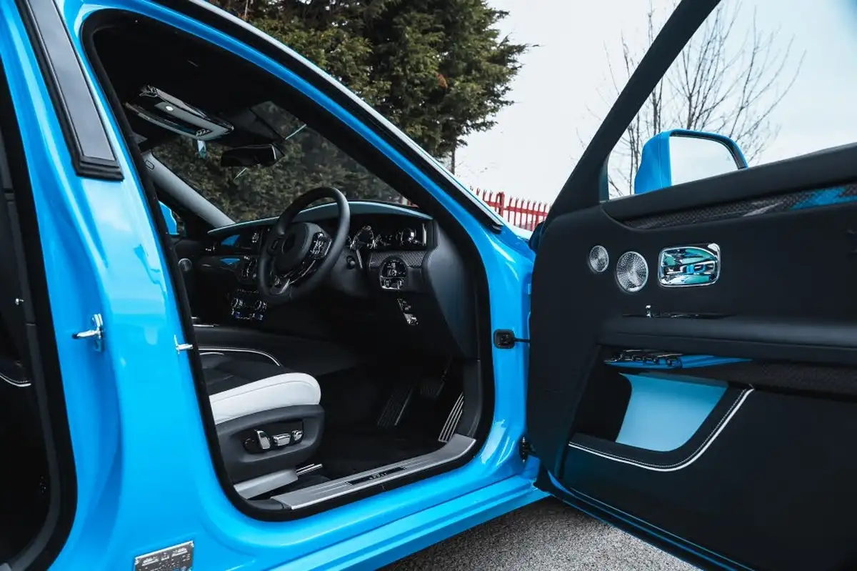 2024-rolls-royce-ghost-675-black-badge-big-45
