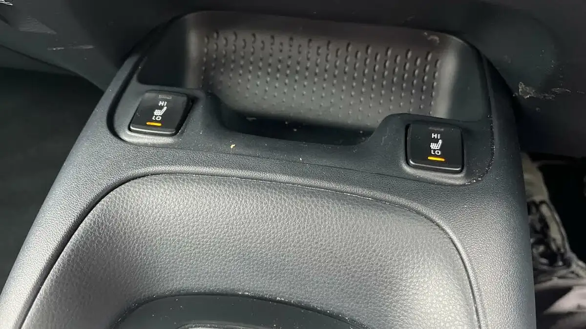2020-toyota-corolla-18-vvt-i-icon-tech-spare-wheel-touring-sports-5d-big-42