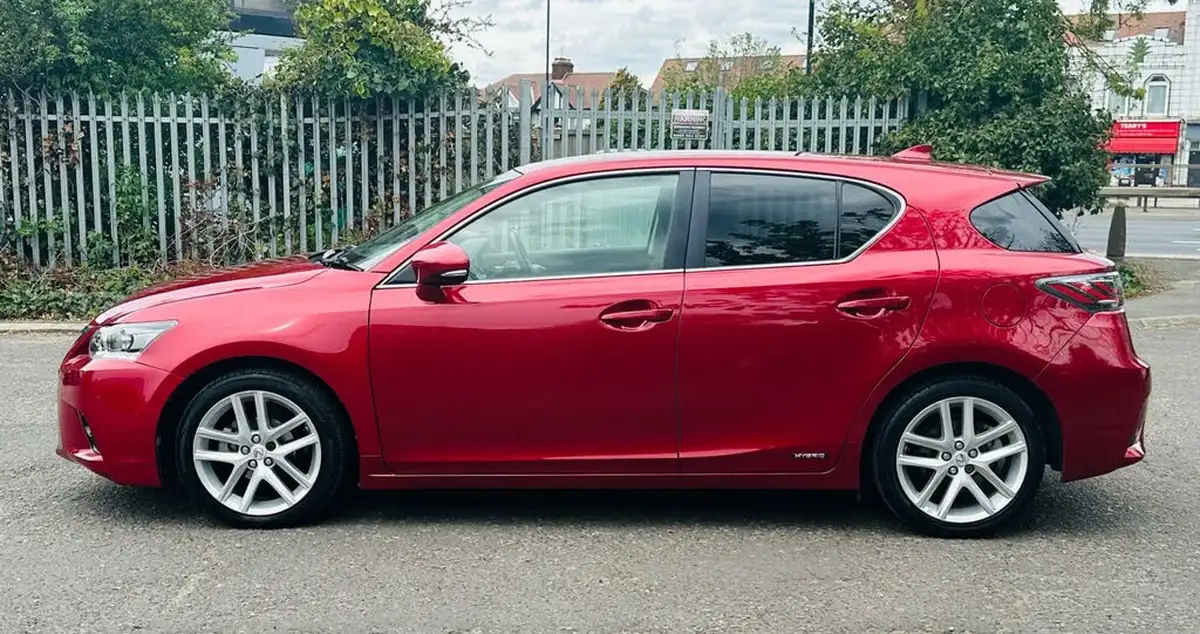 2015-lexus-ct-200h-18-advance-cvt-big-18