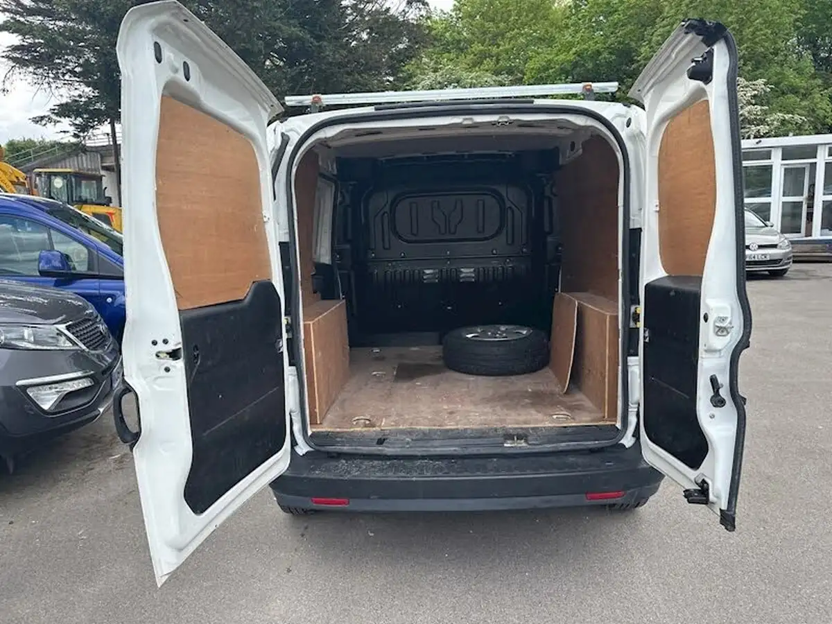 2015-fiat-doblo-cargo-13td-v-l1-panel-van-big-14