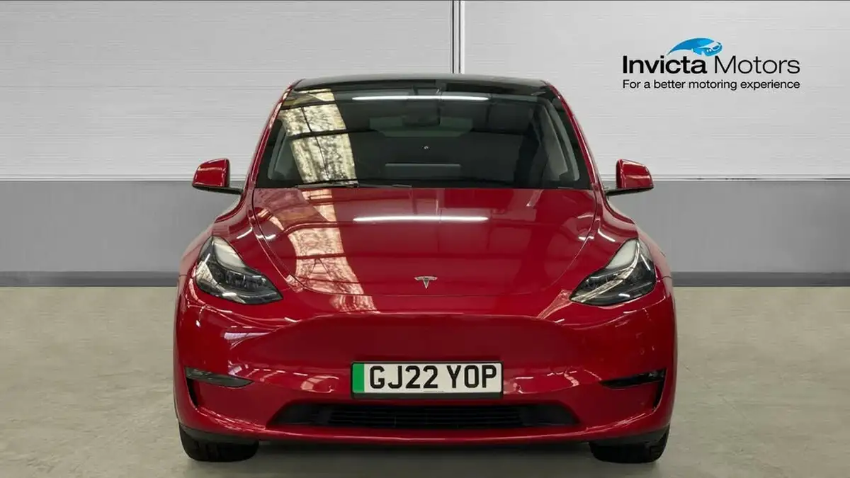 2022-tesla-model-y-e-long-range-big-7