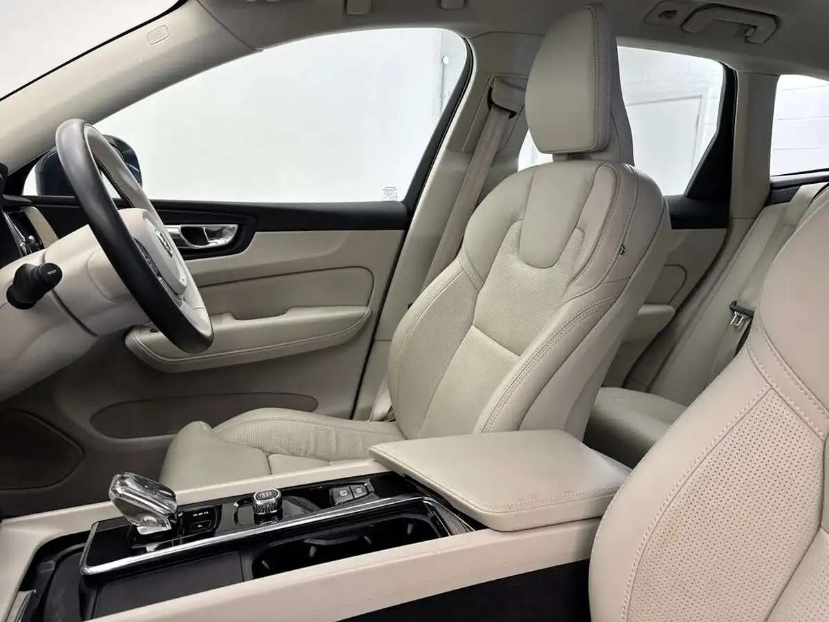 2021-volvo-xc60-20-b5-inscription-awd-big-8