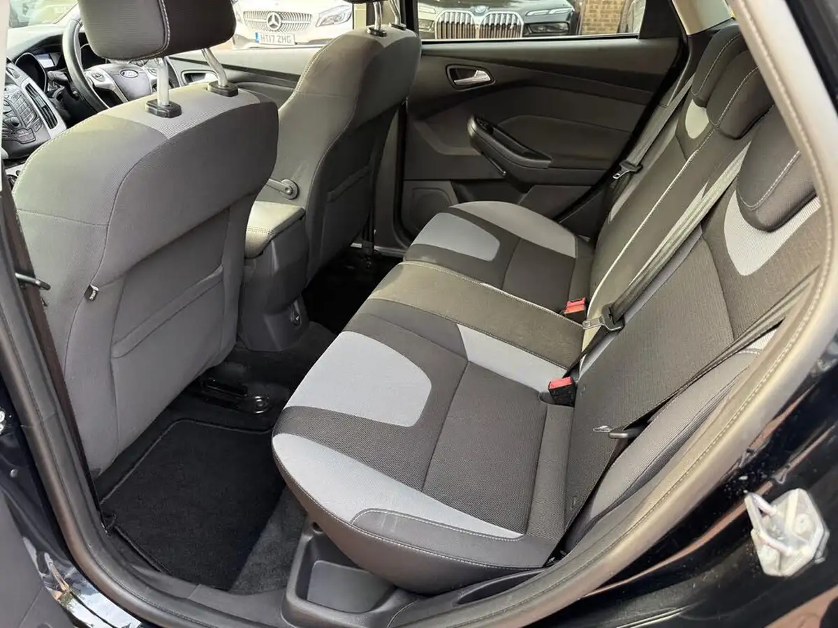 2014-ford-focus-10-zetec-s-scti-hatchback-big-32