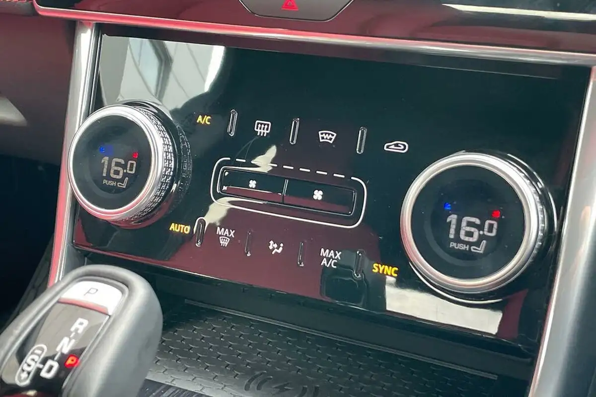 2024-jaguar-xe-20-p250-r-dynamic-hse-black-big-40