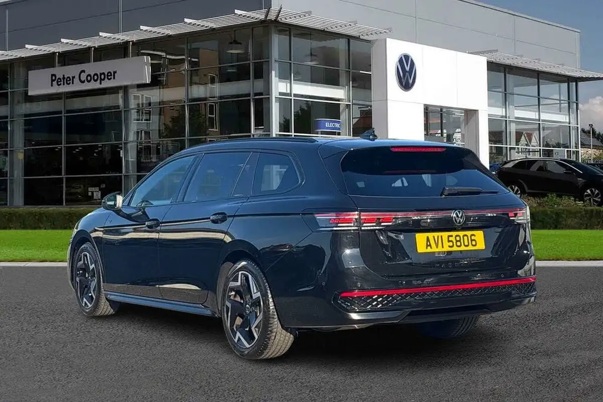 2024-volkswagen-passat-15-etsi-r-line-big-33