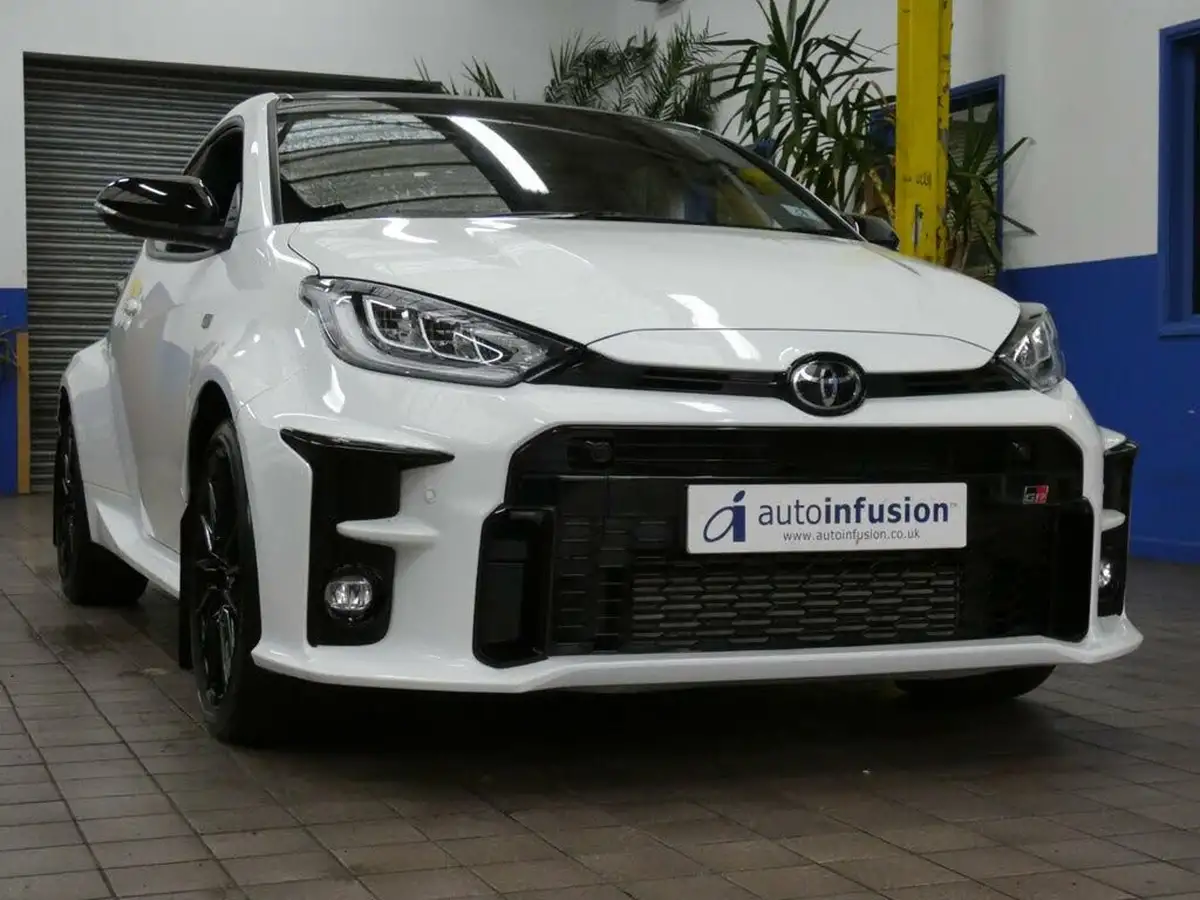 2021-toyota-yaris-16-gr-convenience-pack-big-32