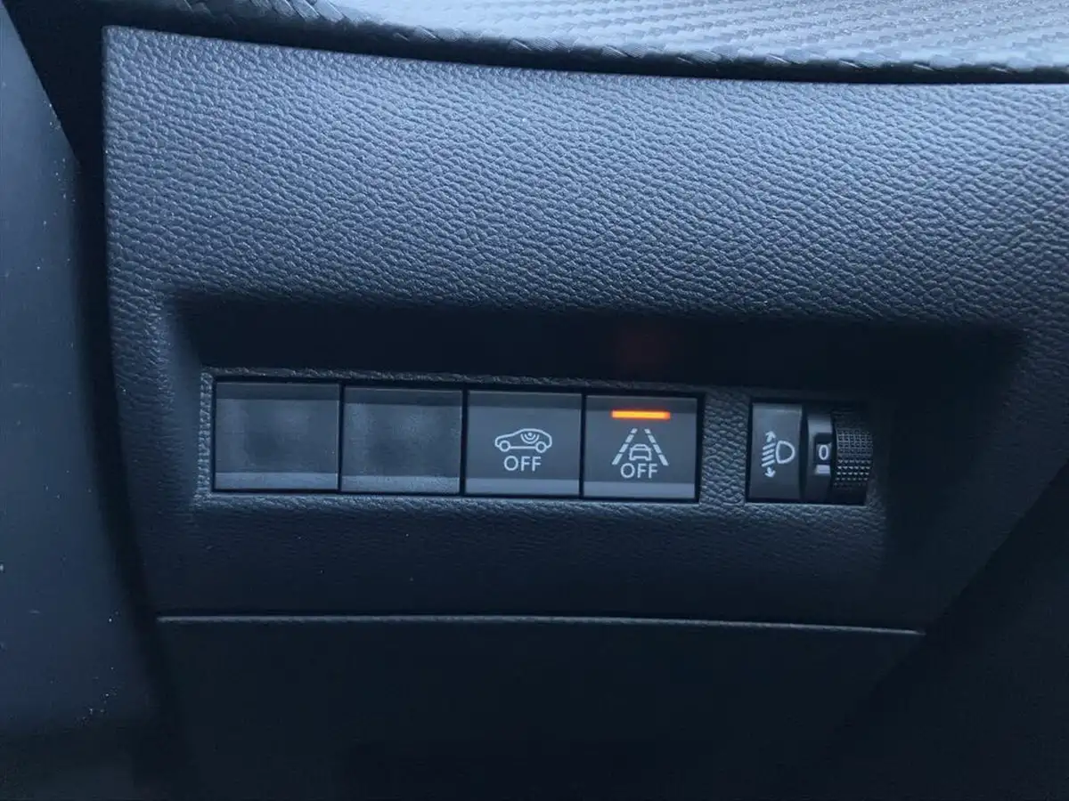 2021-peugeot-2008-suv-12-puretech-allure-premium-130bhp-eat8-big-29