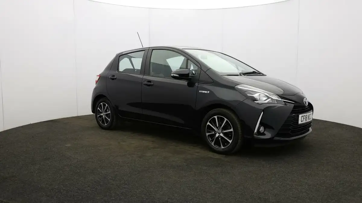 2018-toyota-yaris-15-vvt-i-icon-tech-98bhp-hybrid-1497cc-e-cvt-big-39