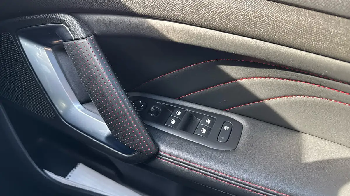2019-peugeot-308-12-puretech-gt-line-big-21