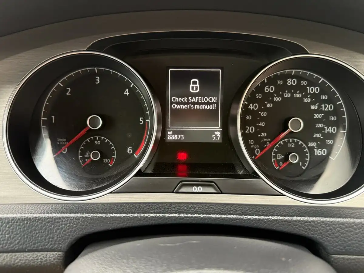 2014-volkswagen-golf-16tdi-se-ss-hatchback-5d-big-12