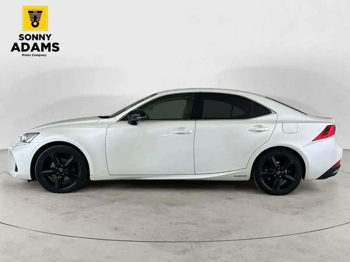 2017-lexus-is-300h-25-sport-big-7