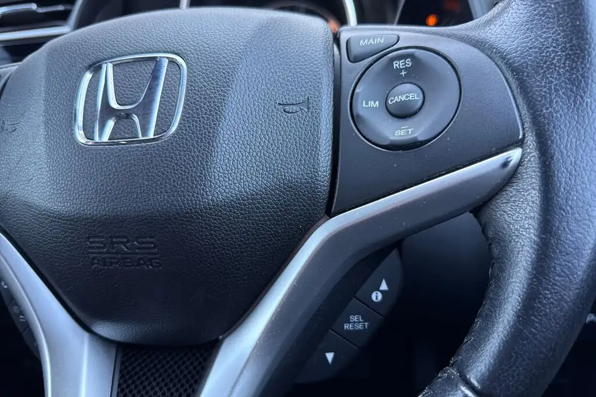 2019-honda-jazz-13-i-vtec-ex-cvt-big-27