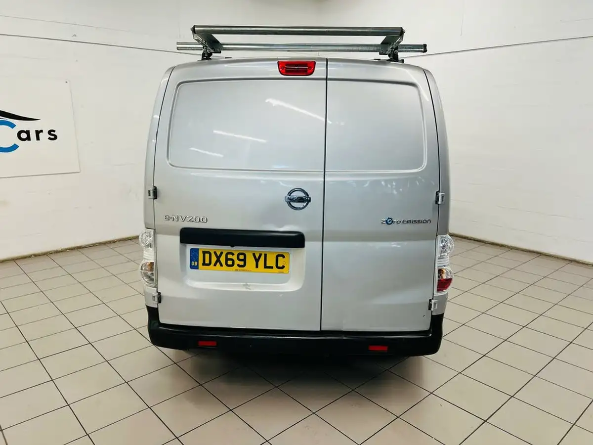 2019-nissan-env200-e-acenta-panel-van-auto-big-3