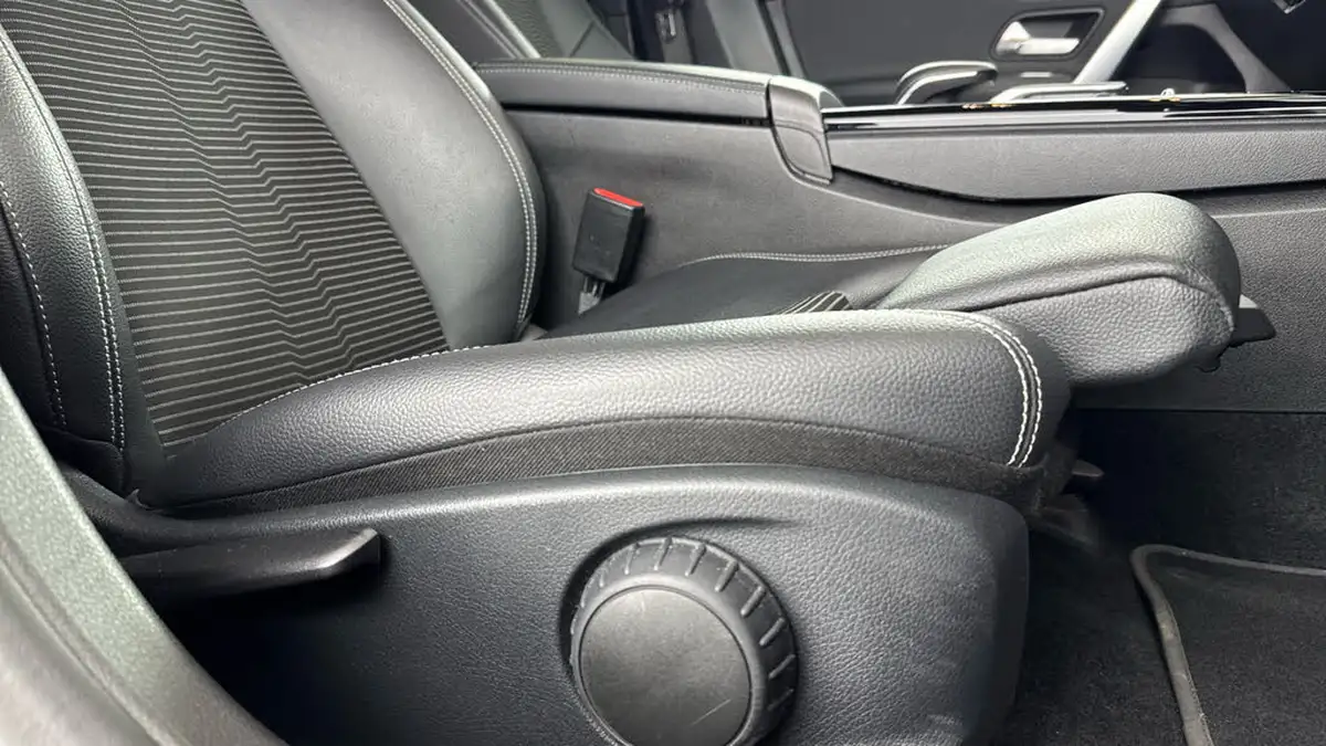 2020-mercedes-benz-a-class-13-a180-sport-executive-hatchback-5d-7g-dct-big-24