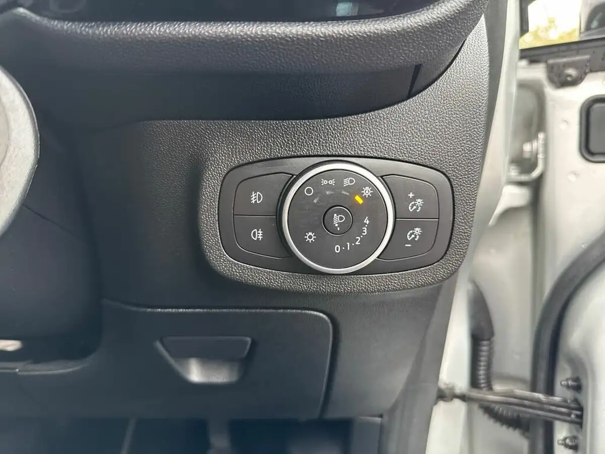 2018-ford-fiesta-10t-active-1-100ps-auto-big-22