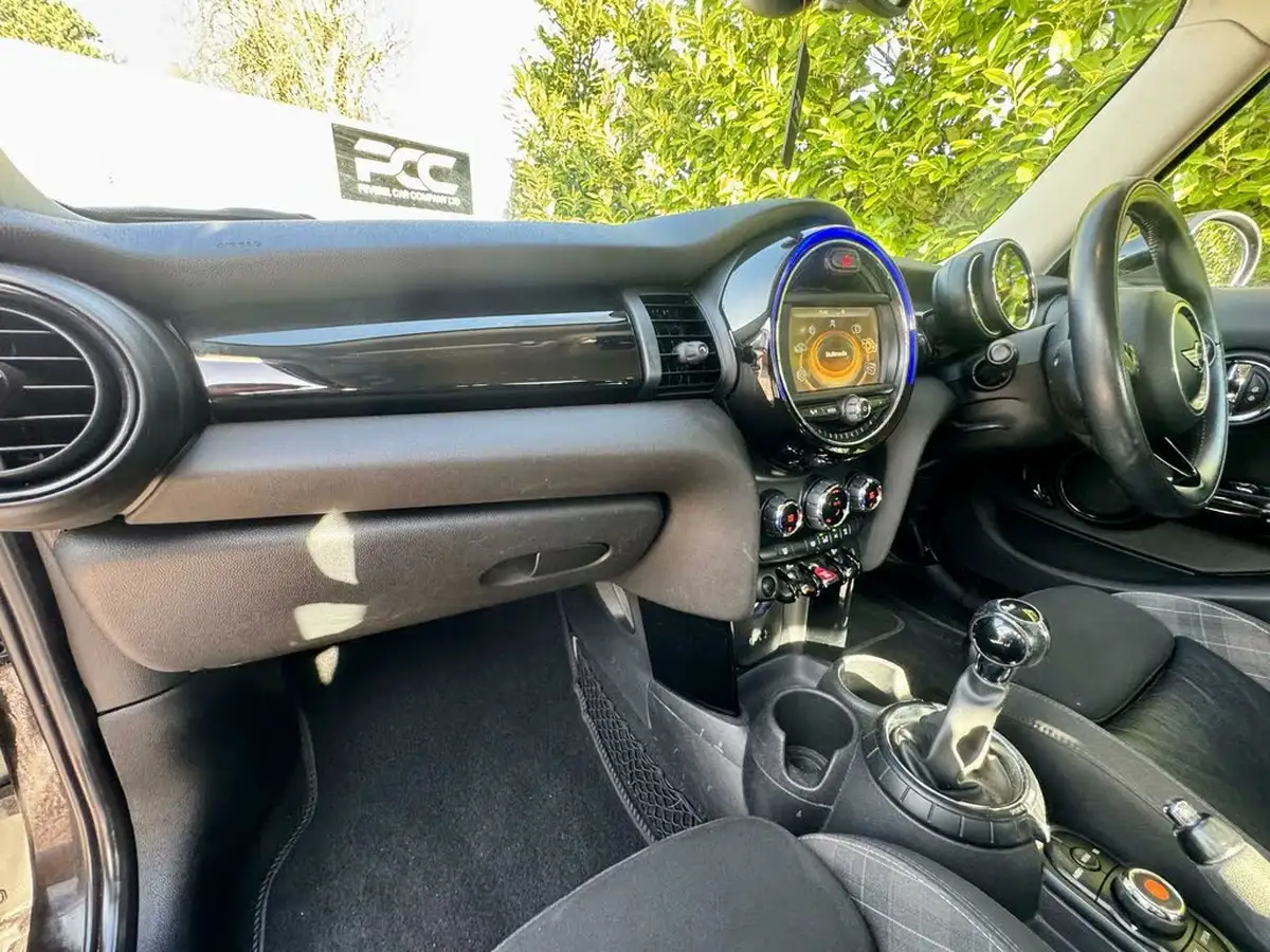 2015-mini-cooper-15-cooper-5d-big-55