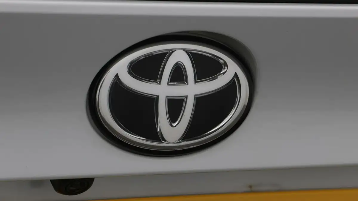 2021-toyota-c-hr-18-vvt-i-gr-sport-big-22