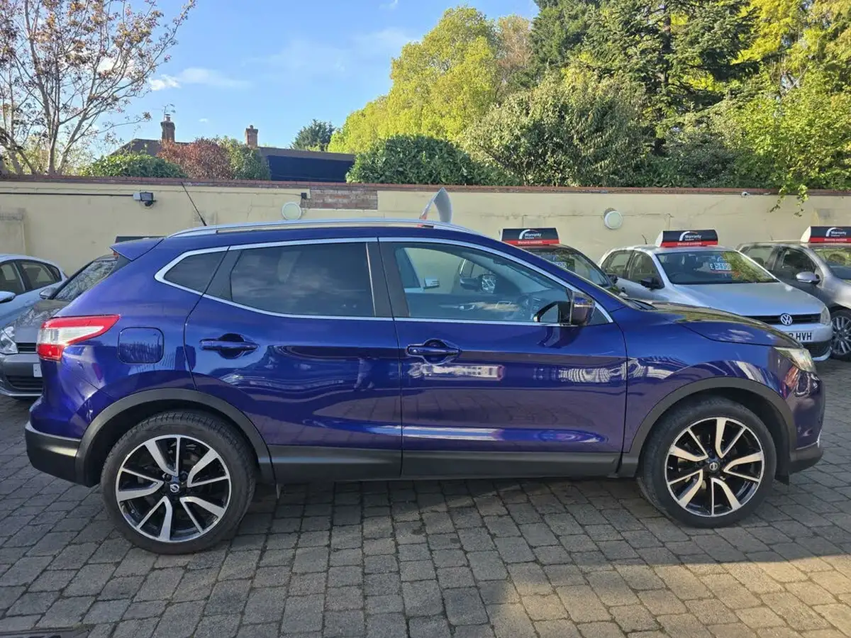2015-nissan-qashqai-16dci-tekna-xtronic-cvt-big-2