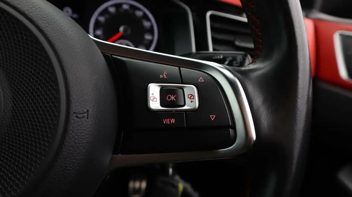 2021-volkswagen-polo-20-tsi-gti-big-25