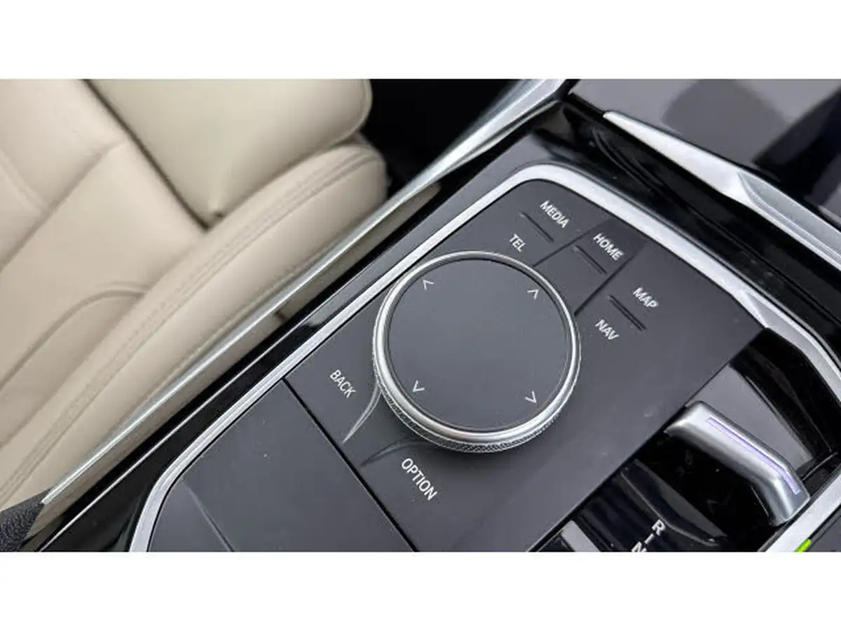 2024-bmw-i4-e-edrive35-sport-big-33