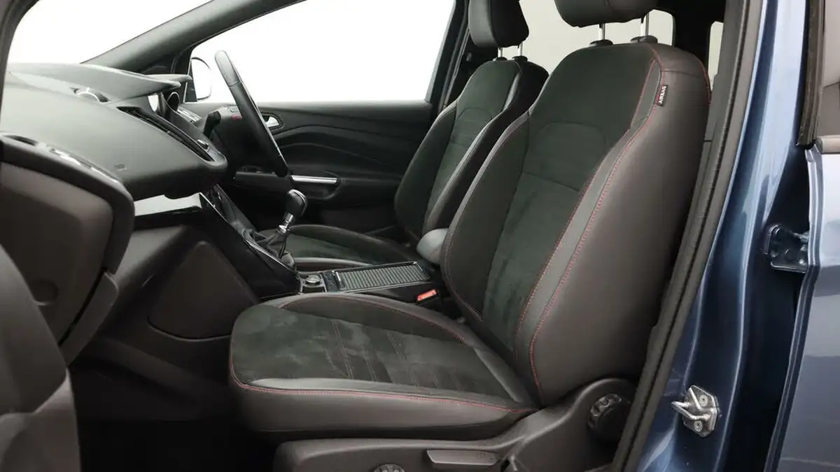 2019-ford-kuga-15tdci-st-line-ss-big-14