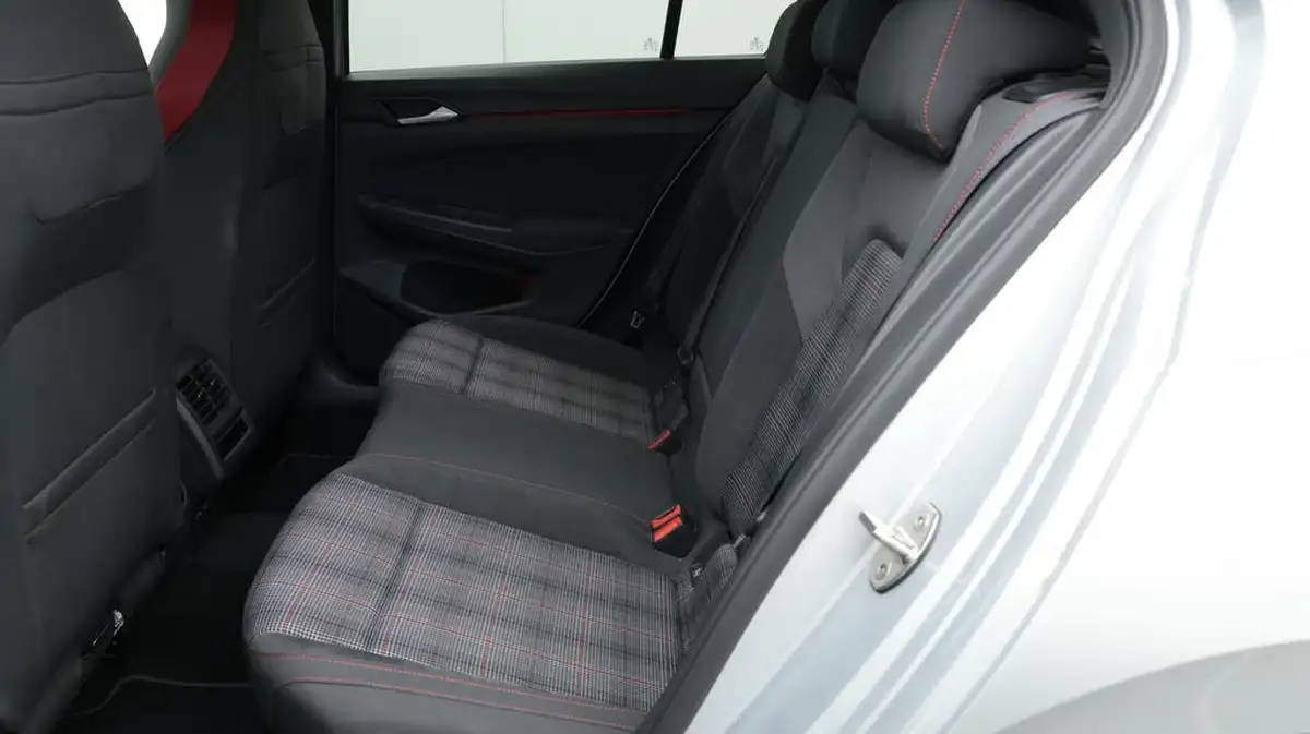 2022-volkswagen-golf-20-tsi-gti-dsg-big-16