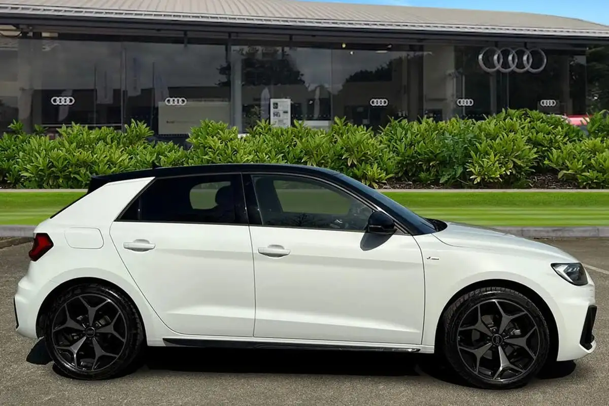 2024-audi-a1-10-30-tfsi-black-edition-116ps-big-2