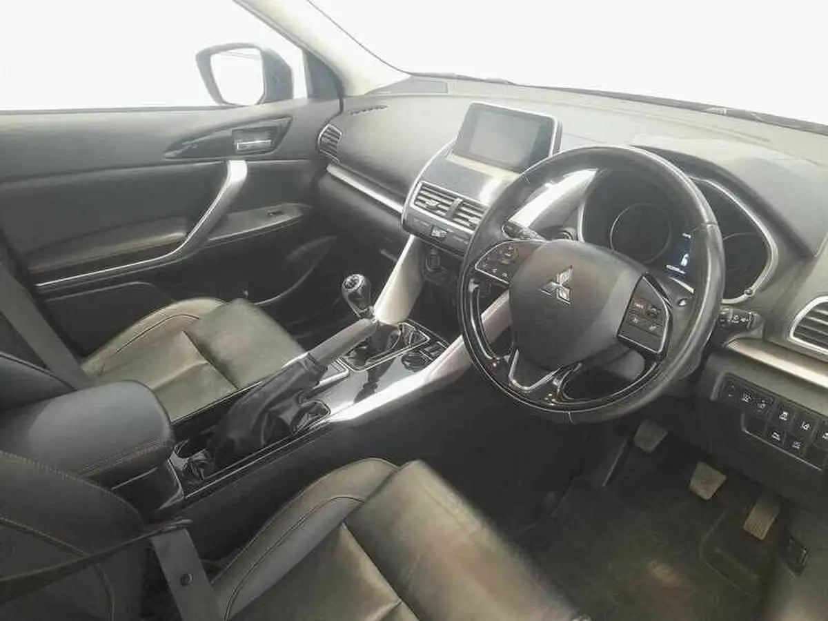 2019-mitsubishi-eclipse-cross-15-4-big-9