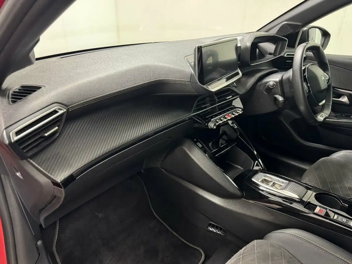 2022-peugeot-208-e-gt-premium-big-17