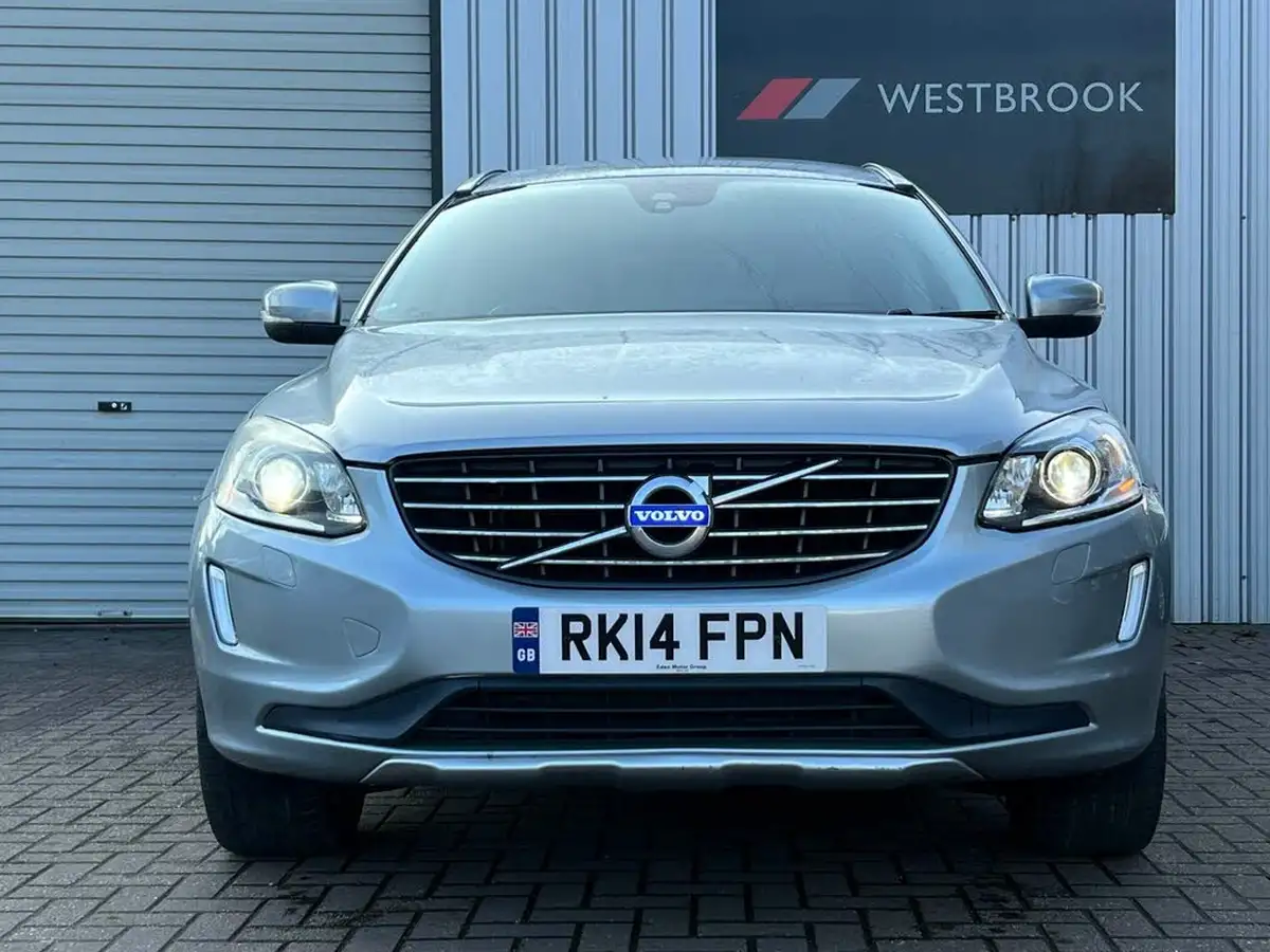 2014-volvo-xc60-24td-d5-se-lux-215bhp-geartronic-big-5