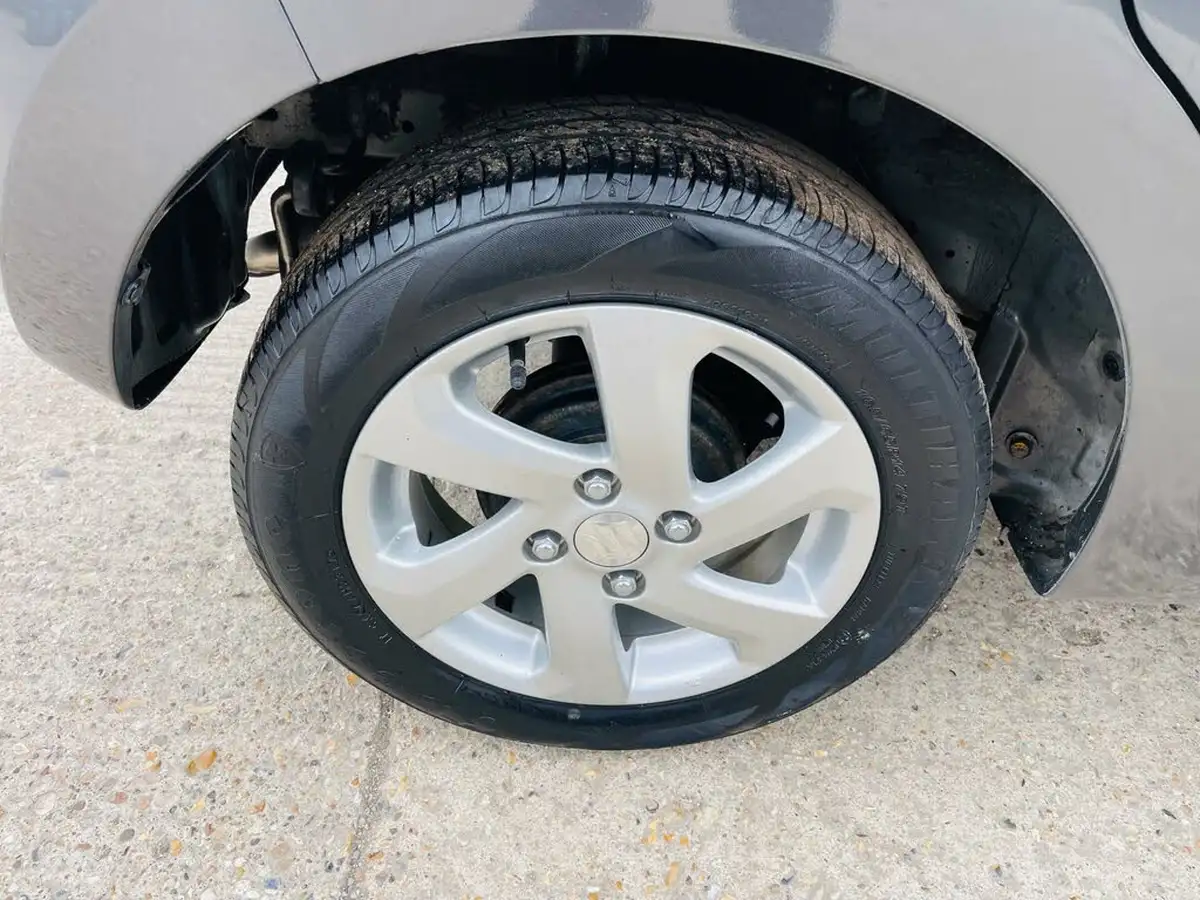2018-suzuki-celerio-10-sz2-big-33