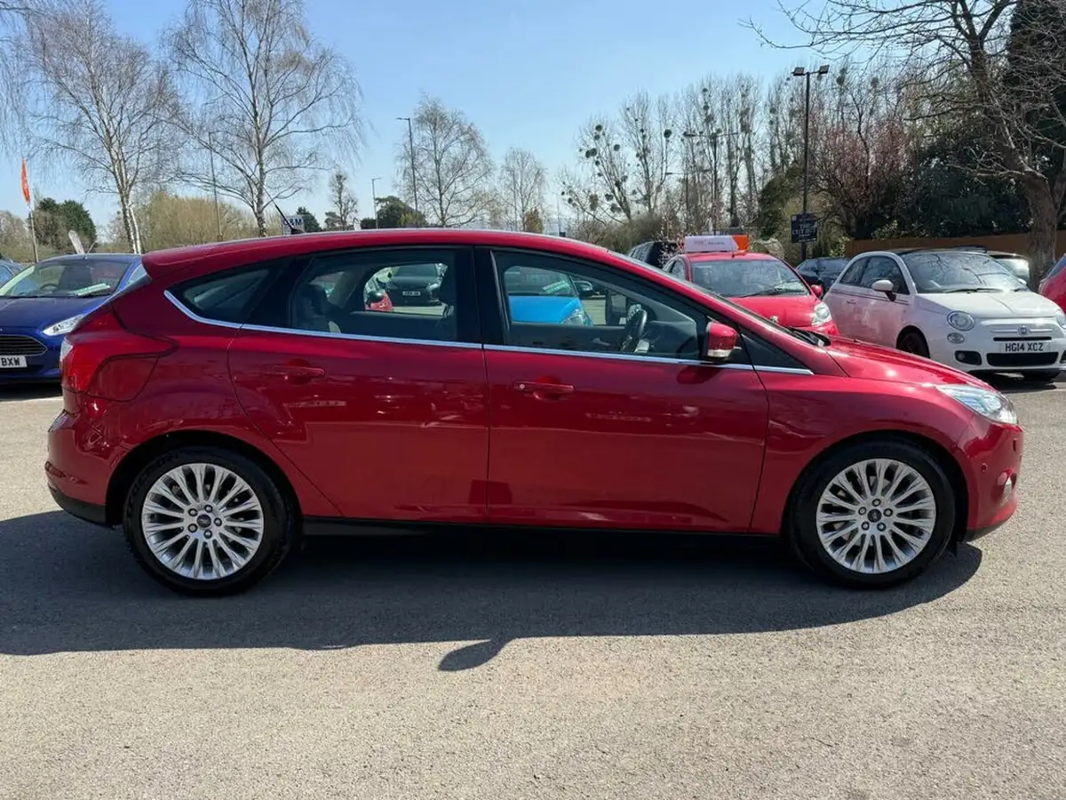 2013-ford-focus-16-titanium-x-182ps-hatchback-big-6