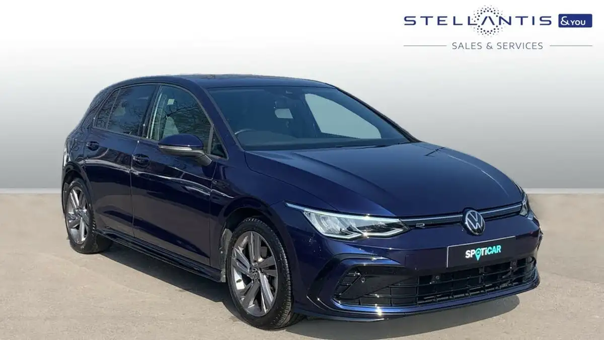 2022-volkswagen-golf-15-tsi-r-line-130ps-hatchback-big-0