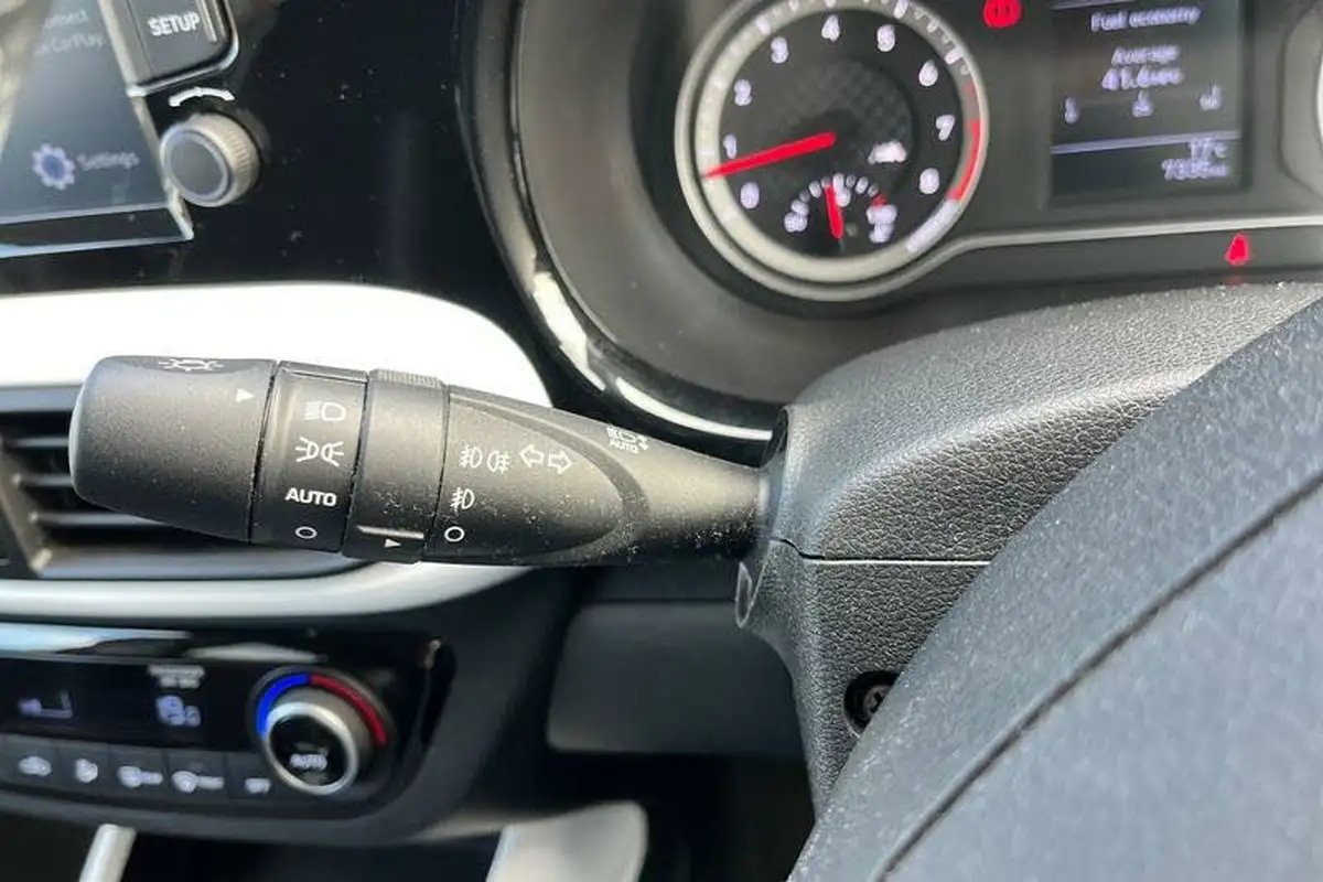 2022-hyundai-i10-12-premium-auto-big-13