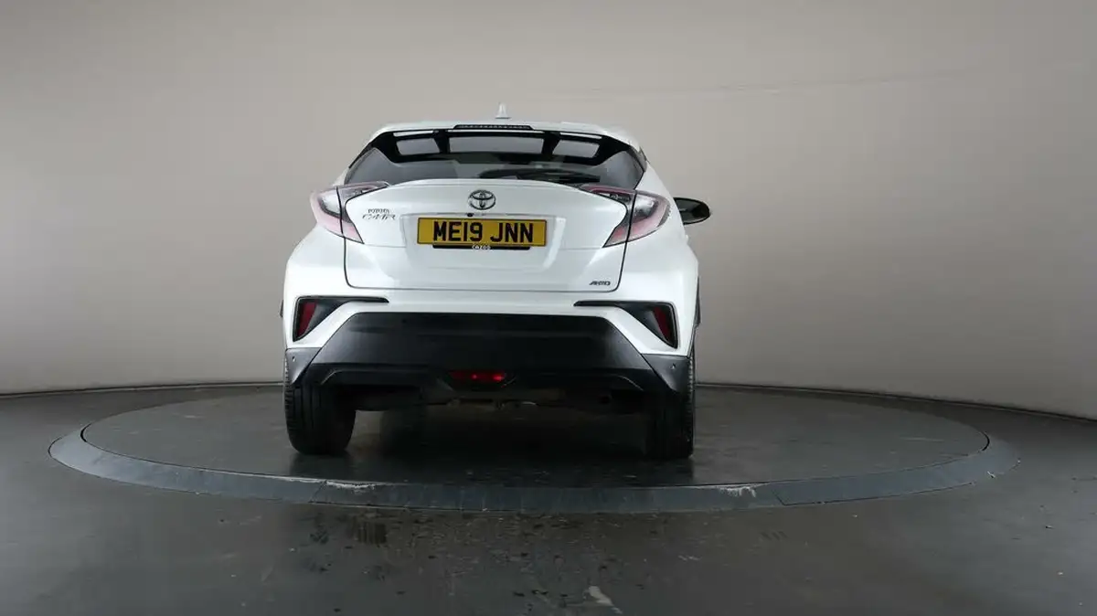 2019-toyota-c-hr-12-excel-awd-cvt-big-6