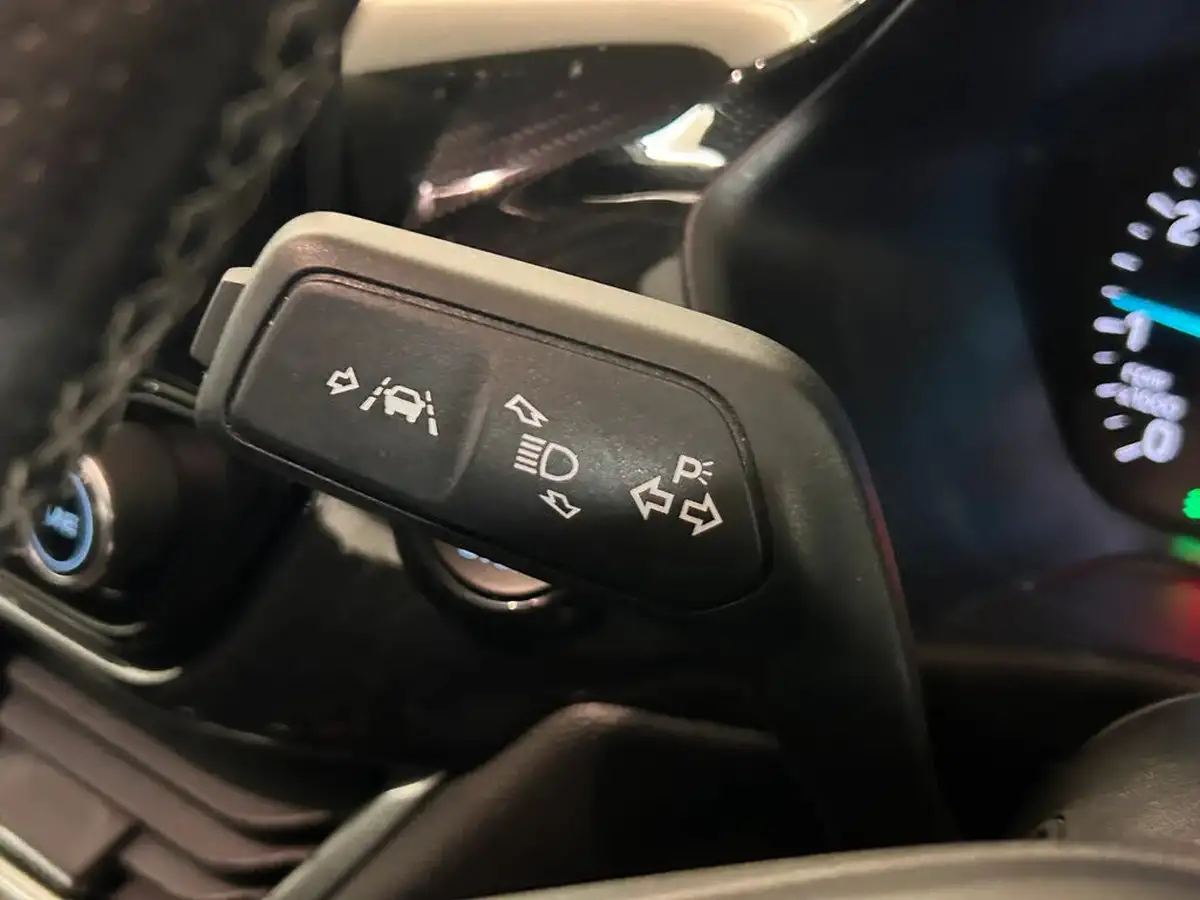 2018-ford-fiesta-10t-st-line-140ps-5d-big-29