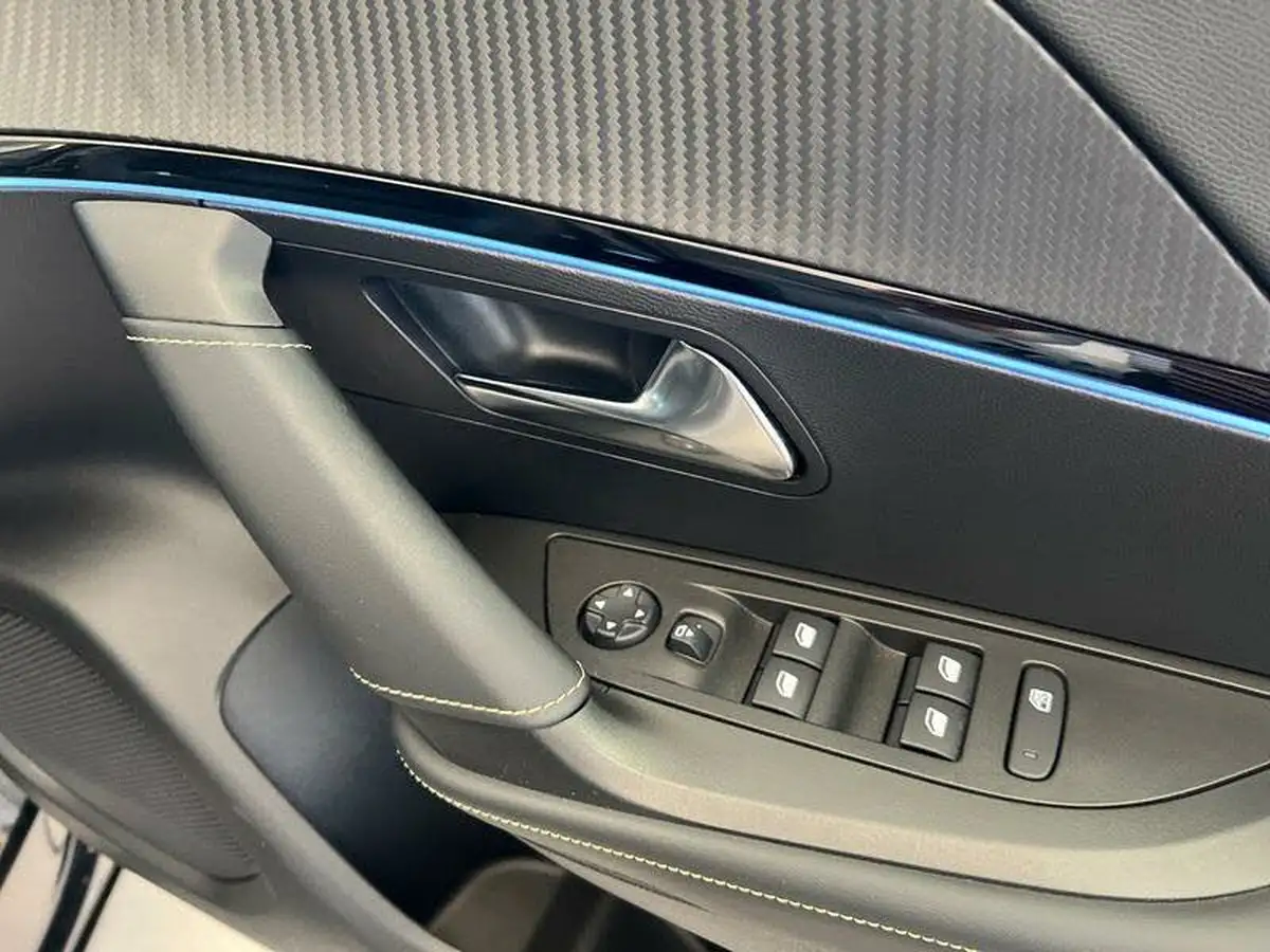 2021-peugeot-2008-suv-12-puretech-gt-big-26