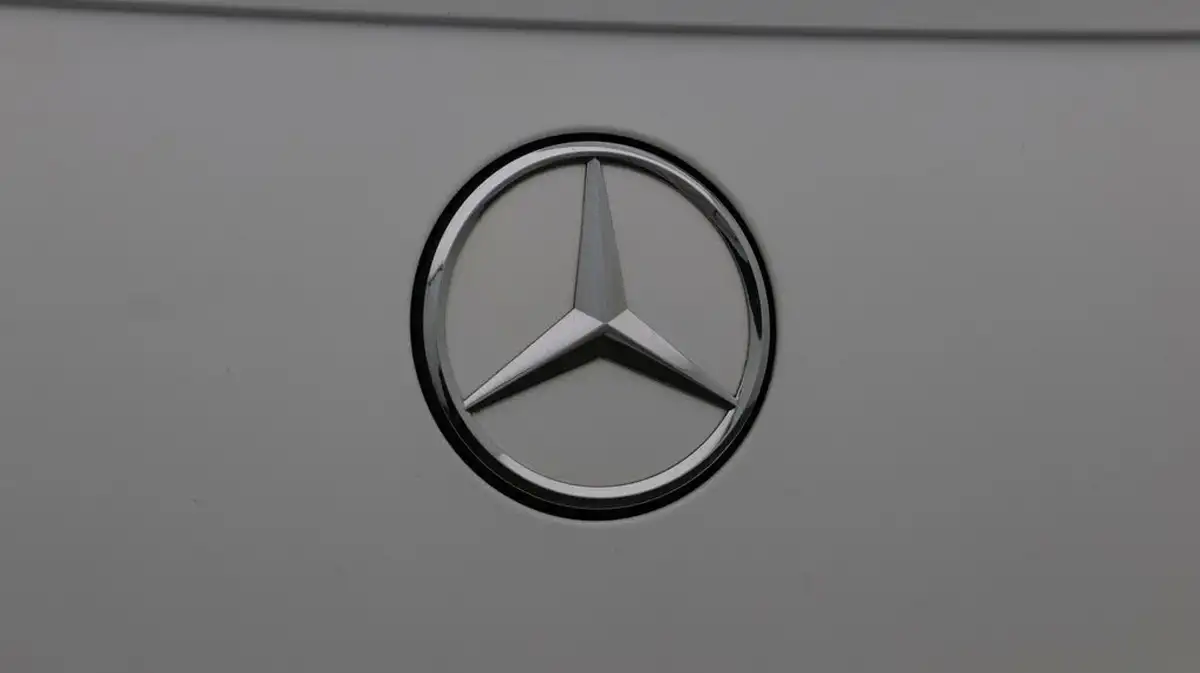 2020-mercedes-benz-e-class-20-e300-amg-line-premiumss-coupe-big-21